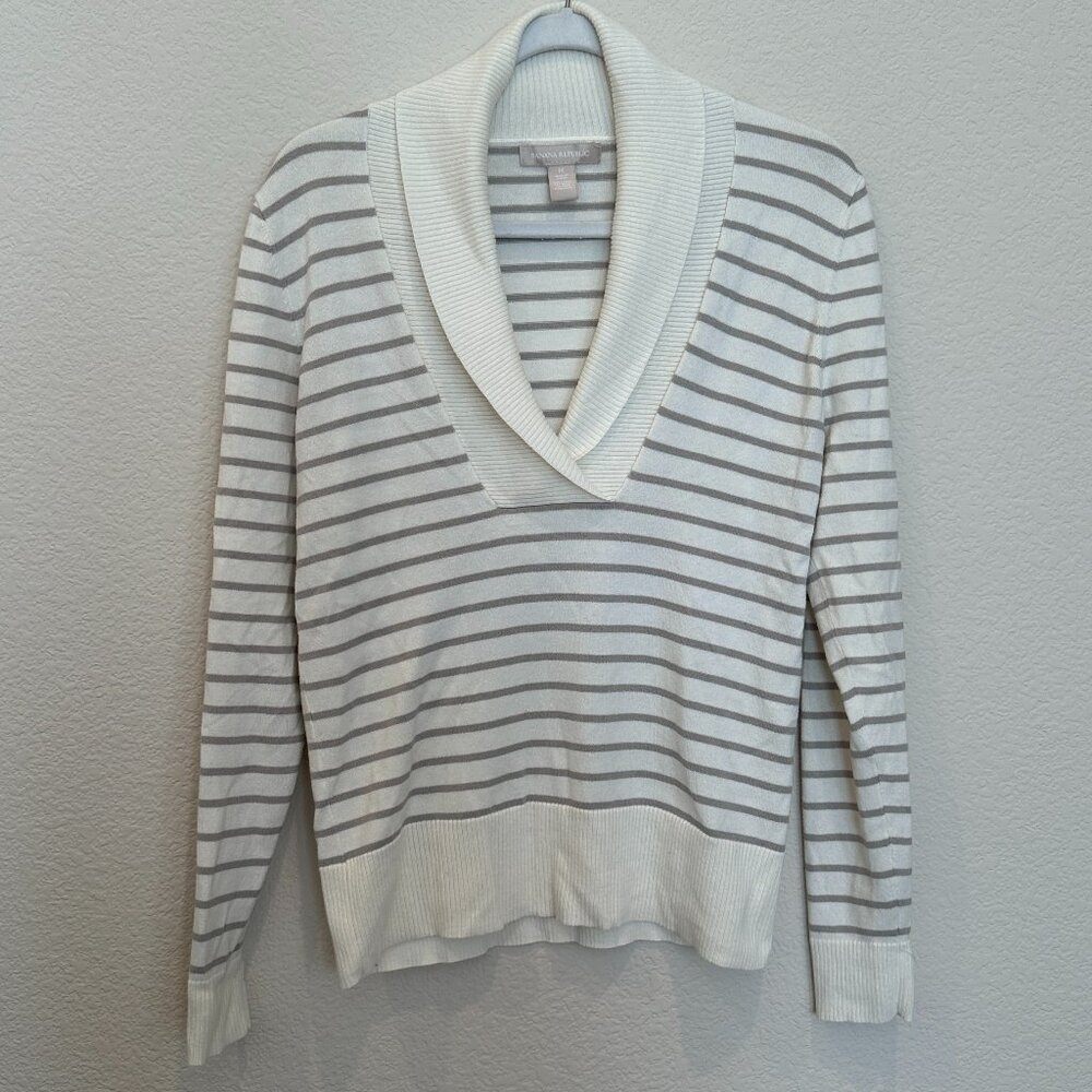 Banana Republic Gray and White Stripe Sweater